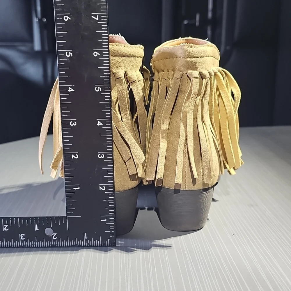 Bare Traps Missy Tan Suede Ankle Boots Fringe Girls Size‎ 3.5 (EUR 34.5) EUC